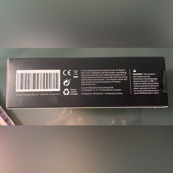 Peloton Urbanears Sumpan Earbuds - Picture 4 of 6